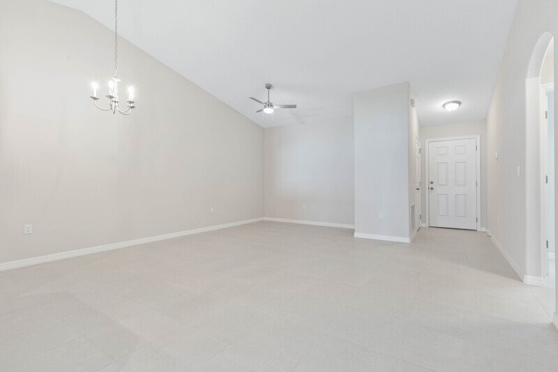 FULLY FENCED, BRAND NEW 3/2/1 TOWNHOUSE IN BEAUTIFUL SEMINOLE WOODS property image