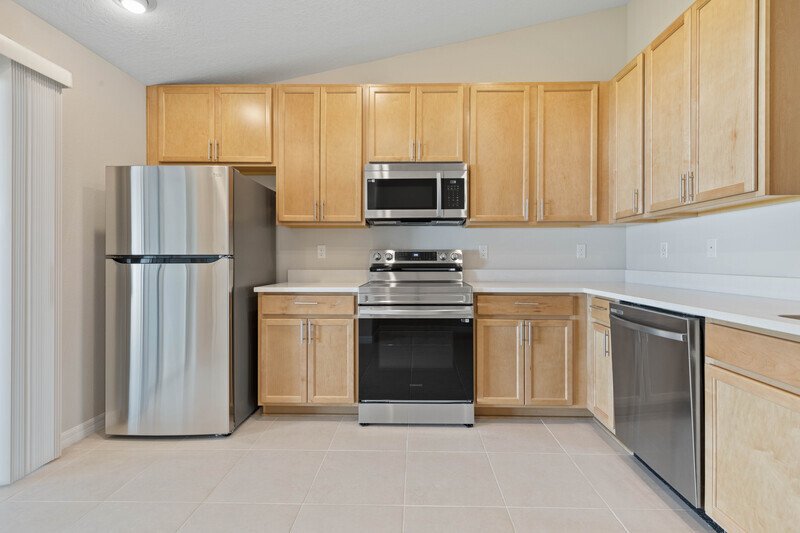 FULLY FENCED, BRAND NEW 3/2/1 TOWNHOUSE IN BEAUTIFUL SEMINOLE WOODS property image