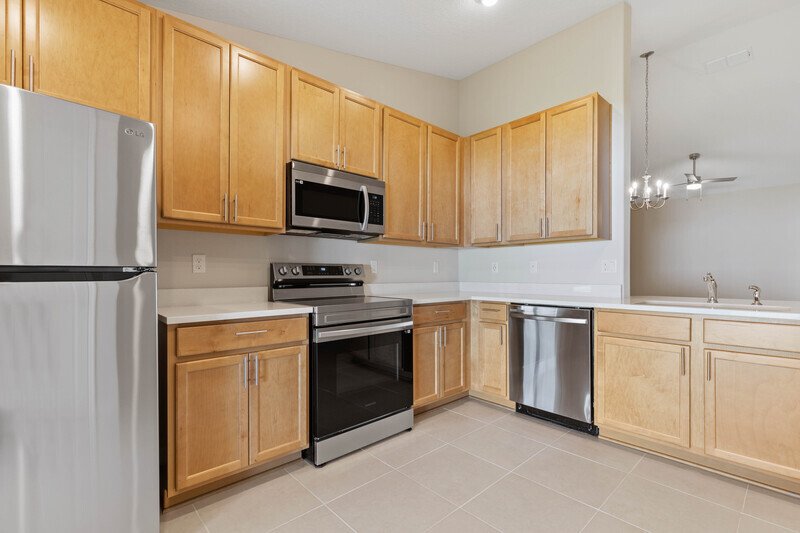 FULLY FENCED, BRAND NEW 3/2/1 TOWNHOUSE IN BEAUTIFUL SEMINOLE WOODS property image