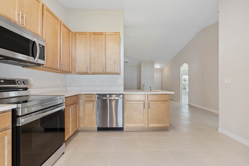 FULLY FENCED, BRAND NEW 3/2/1 TOWNHOUSE IN BEAUTIFUL SEMINOLE WOODS property image