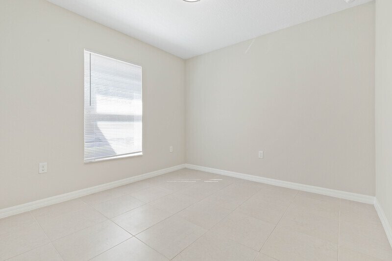 FULLY FENCED, BRAND NEW 3/2/1 TOWNHOUSE IN BEAUTIFUL SEMINOLE WOODS property image