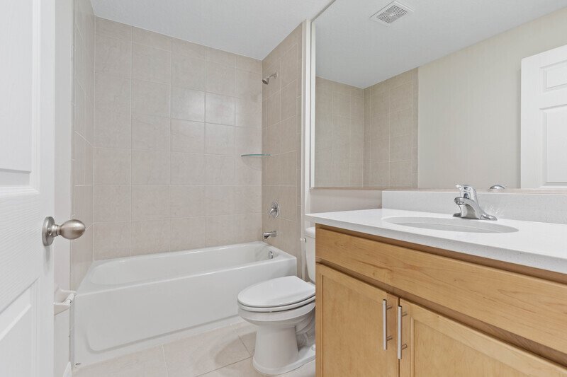 FULLY FENCED, BRAND NEW 3/2/1 TOWNHOUSE IN BEAUTIFUL SEMINOLE WOODS property image