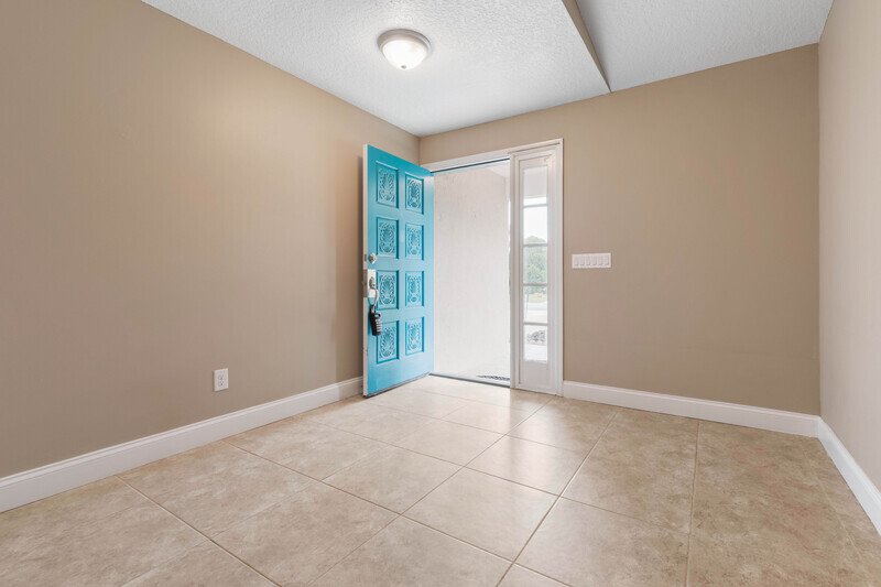 SPACIOUS POOL HOME 2+DEN/2/2 ON A CUL DE SAC IN DESIRABLE INDIAN TRAILS property image