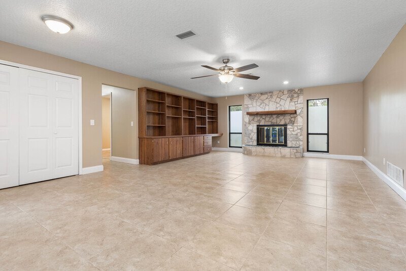 SPACIOUS POOL HOME 2+DEN/2/2 ON A CUL DE SAC IN DESIRABLE INDIAN TRAILS property image