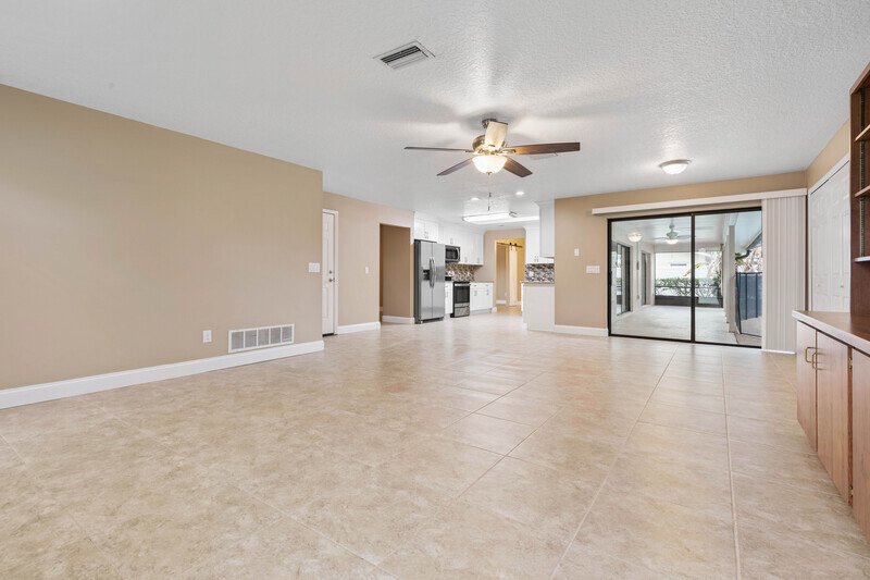 SPACIOUS POOL HOME 2+DEN/2/2 ON A CUL DE SAC IN DESIRABLE INDIAN TRAILS property image