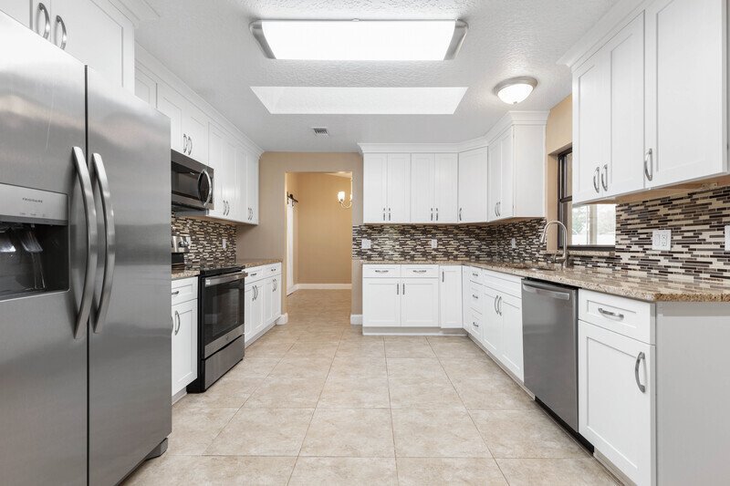 SPACIOUS POOL HOME 2+DEN/2/2 ON A CUL DE SAC IN DESIRABLE INDIAN TRAILS property image