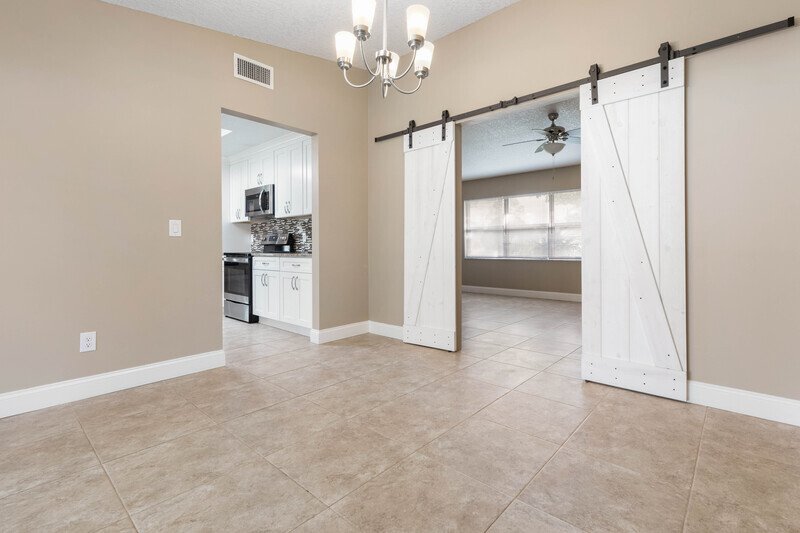 SPACIOUS POOL HOME 2+DEN/2/2 ON A CUL DE SAC IN DESIRABLE INDIAN TRAILS property image