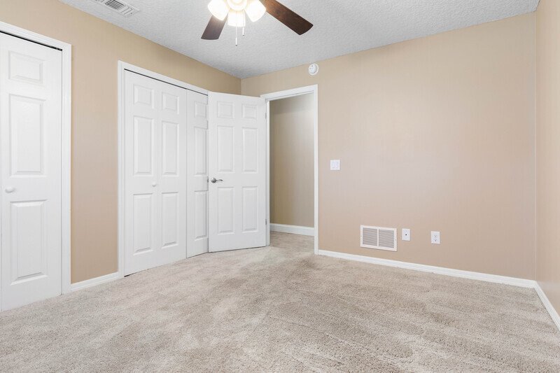 SPACIOUS POOL HOME 2+DEN/2/2 ON A CUL DE SAC IN DESIRABLE INDIAN TRAILS property image