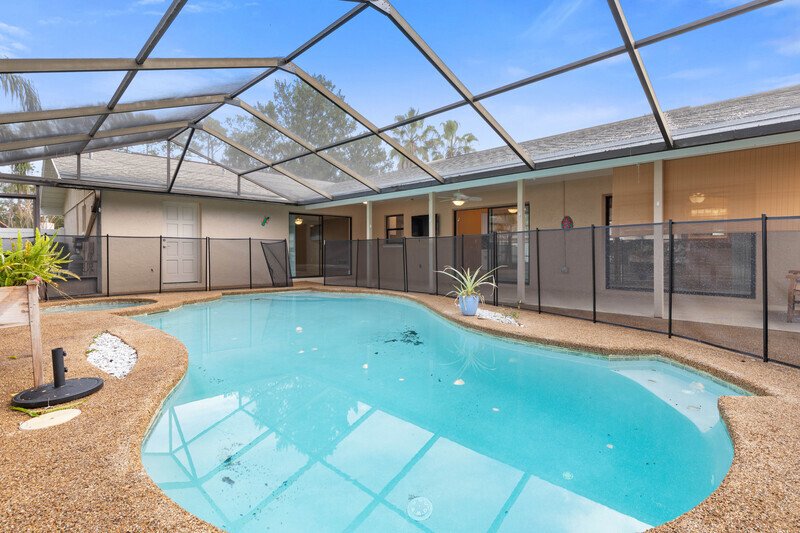 SPACIOUS POOL HOME 2+DEN/2/2 ON A CUL DE SAC IN DESIRABLE INDIAN TRAILS property image