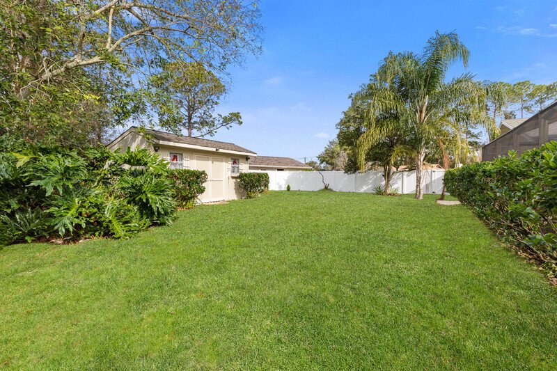 SPACIOUS POOL HOME 2+DEN/2/2 ON A CUL DE SAC IN DESIRABLE INDIAN TRAILS property image