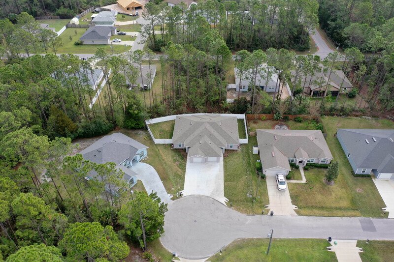 FULLY FENCED, LIKE- NEW 3/2/1 TOWNHOUSE ON A CUL DE SAC IN BEAUTIFUL SEMINOLE WOODS property image