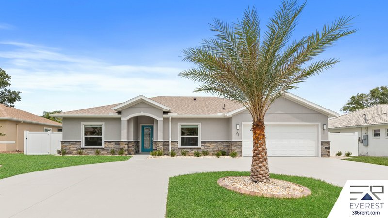 LIKE NEW, CUSTOM BUILT 4/3/2 IN BEAUTIFUL PINE LAKES property image