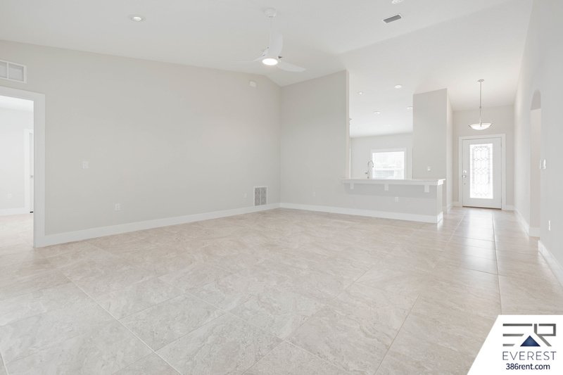 LIKE NEW, CUSTOM BUILT 4/3/2 IN BEAUTIFUL PINE LAKES property image