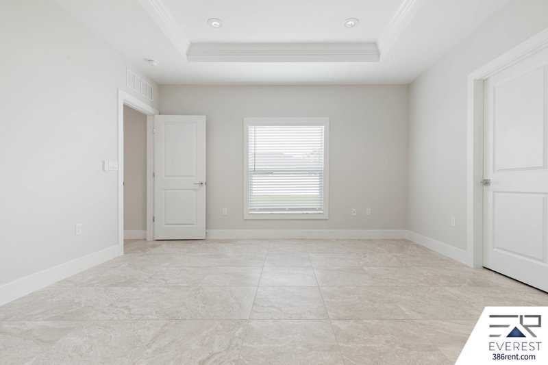 LIKE NEW, CUSTOM BUILT 4/3/2 IN BEAUTIFUL PINE LAKES property image