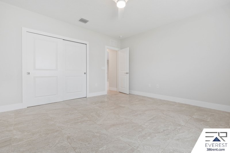 LIKE NEW, CUSTOM BUILT 4/3/2 IN BEAUTIFUL PINE LAKES property image