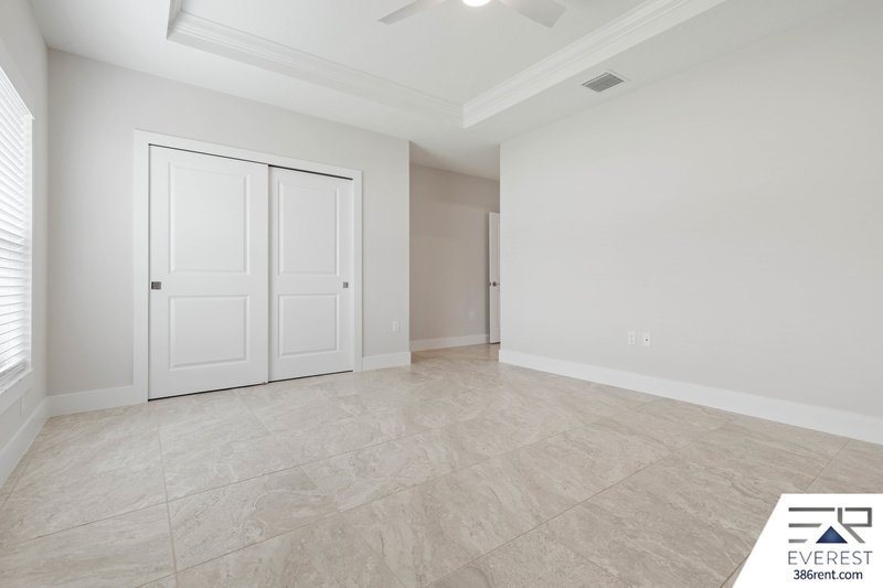LIKE NEW, CUSTOM BUILT 4/3/2 IN BEAUTIFUL PINE LAKES property image