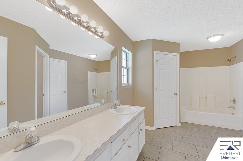 FULLY FENCED  4/2/2 IN DESIRABLE INDIAN TRAILS property image