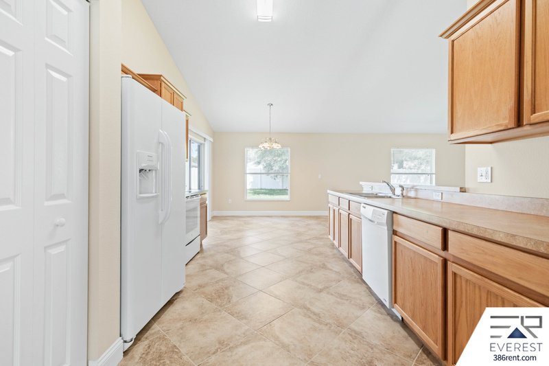 FULLY FENCED 3/2/2 ON A CUL DE SAC IN DESIRABLE SEMINOLE WOODS property image