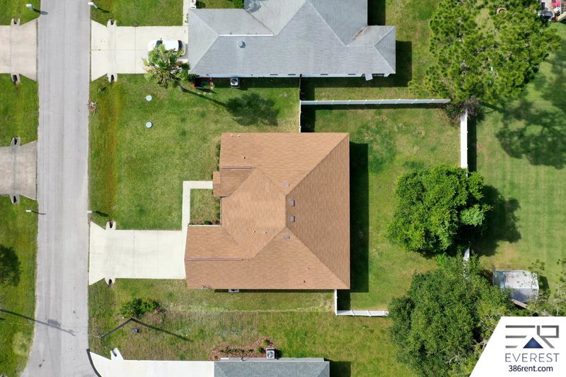 FULLY FENCED 3/2/2 ON A CUL DE SAC IN DESIRABLE SEMINOLE WOODS property image