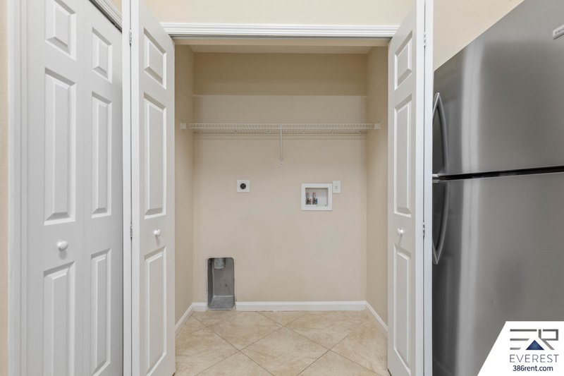 3/2/1 TOWNHOME ON A CUL DE SAC IN SEMINOLE WOODS property image