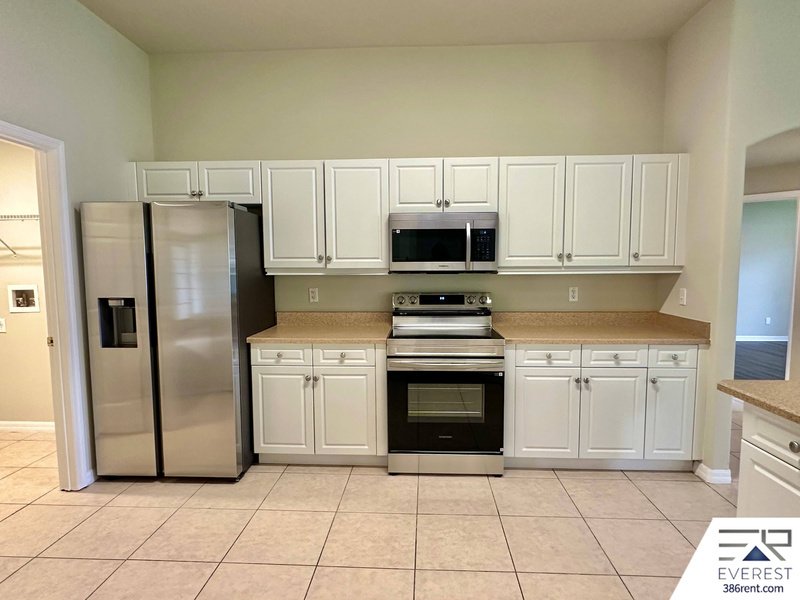 SPACIOUS 4/2/2 ON A CUL DE SAC IN PINE LAKES property image