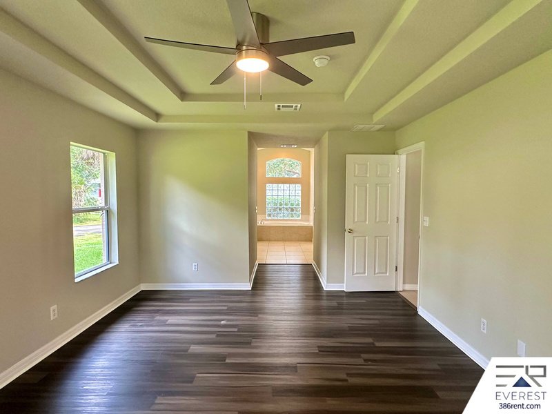 SPACIOUS 4/2/2 ON A CUL DE SAC IN PINE LAKES property image