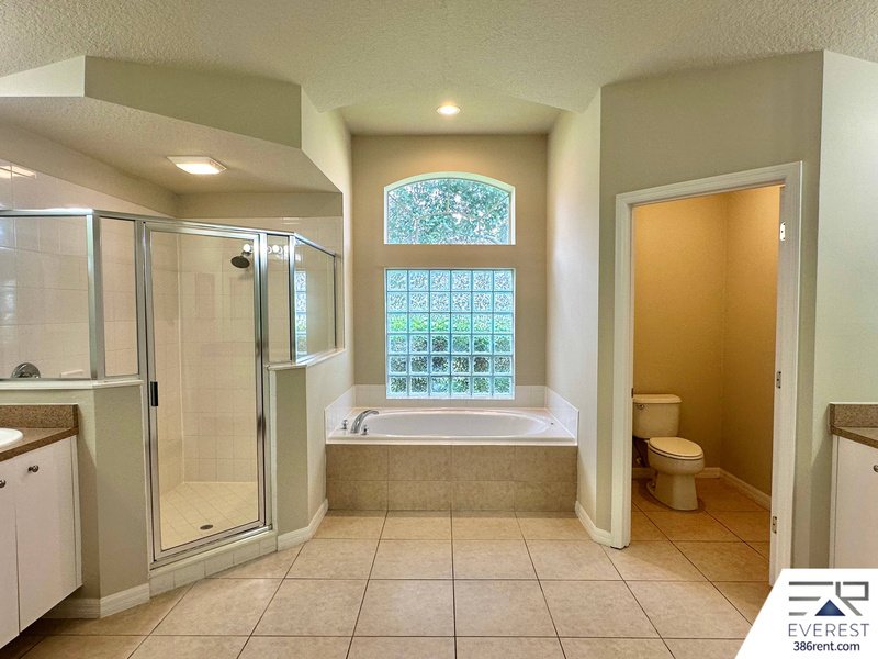 SPACIOUS 4/2/2 ON A CUL DE SAC IN PINE LAKES property image