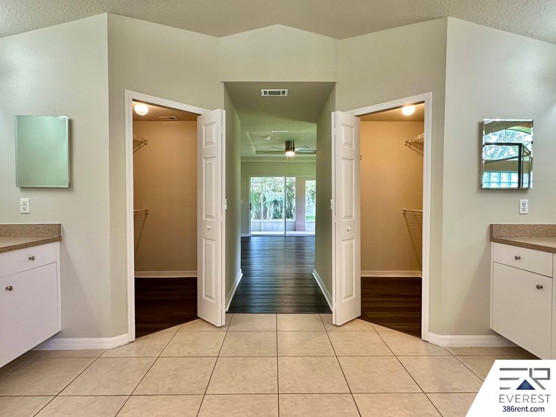 SPACIOUS 4/2/2 ON A CUL DE SAC IN PINE LAKES property image