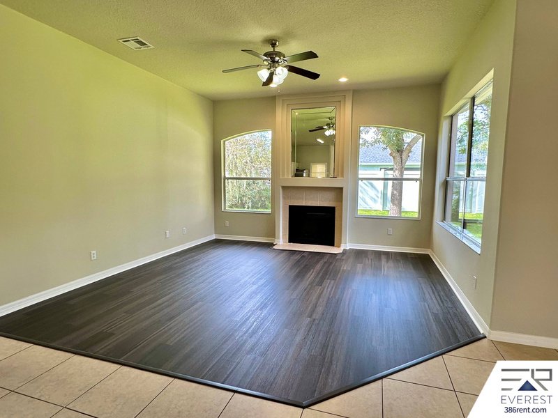 SPACIOUS 4/2/2 ON A CUL DE SAC IN PINE LAKES property image