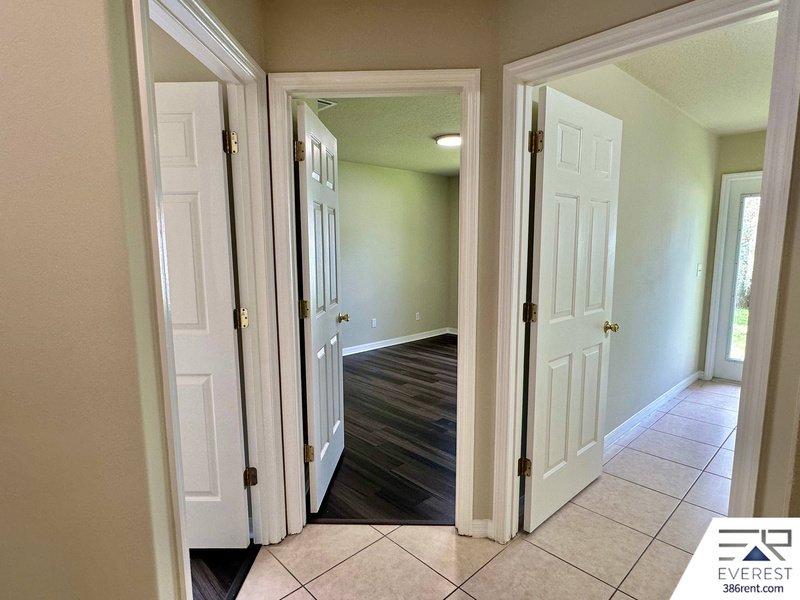 SPACIOUS 4/2/2 ON A CUL DE SAC IN PINE LAKES property image