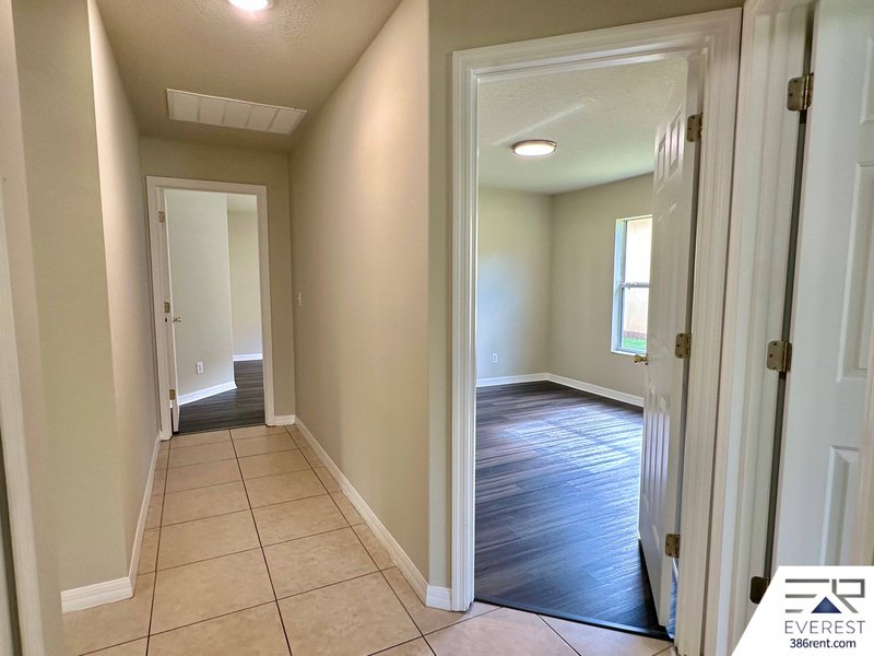 SPACIOUS 4/2/2 ON A CUL DE SAC IN PINE LAKES property image