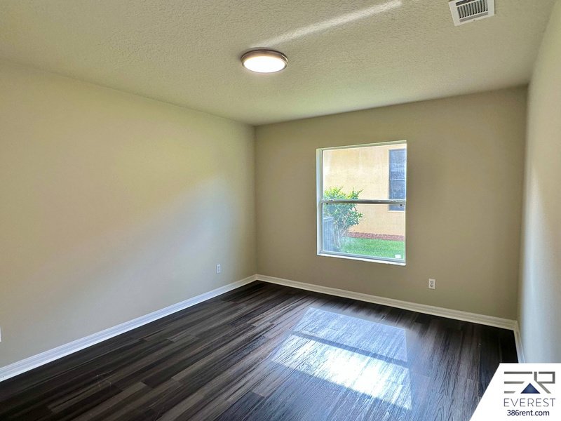 SPACIOUS 4/2/2 ON A CUL DE SAC IN PINE LAKES property image