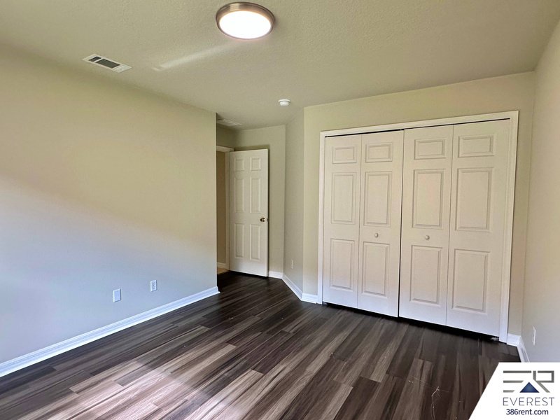 SPACIOUS 4/2/2 ON A CUL DE SAC IN PINE LAKES property image