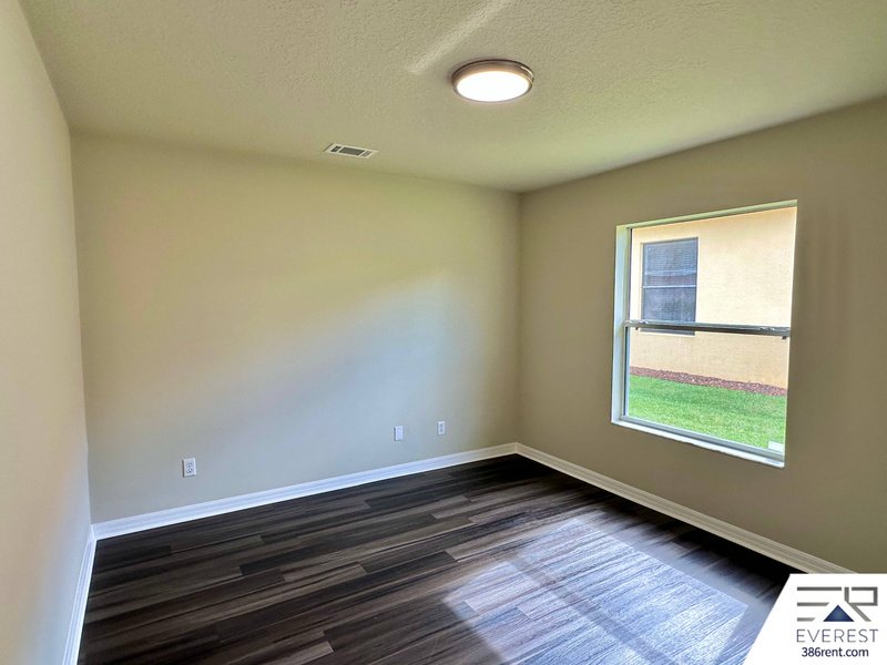 SPACIOUS 4/2/2 ON A CUL DE SAC IN PINE LAKES property image