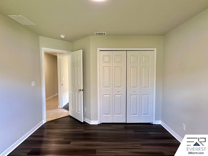 SPACIOUS 4/2/2 ON A CUL DE SAC IN PINE LAKES property image