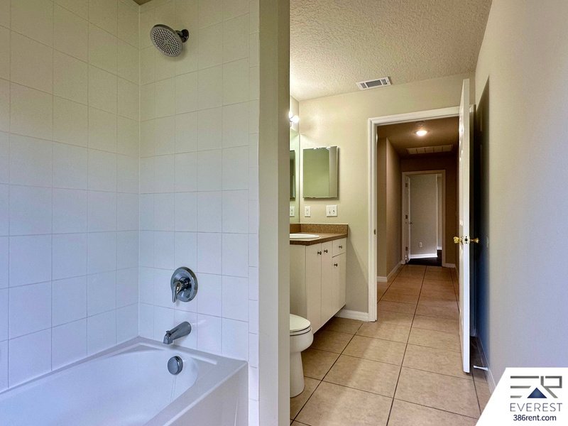 SPACIOUS 4/2/2 ON A CUL DE SAC IN PINE LAKES property image