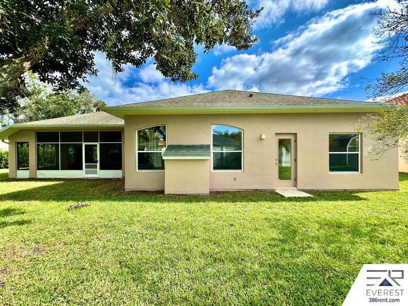 SPACIOUS 4/2/2 ON A CUL DE SAC IN PINE LAKES property image