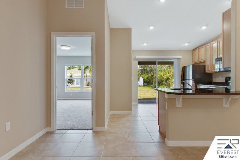 COZY 3/2/1 TOWNHOME IN BEAUTIFUL SEMINOLE WOODS property image