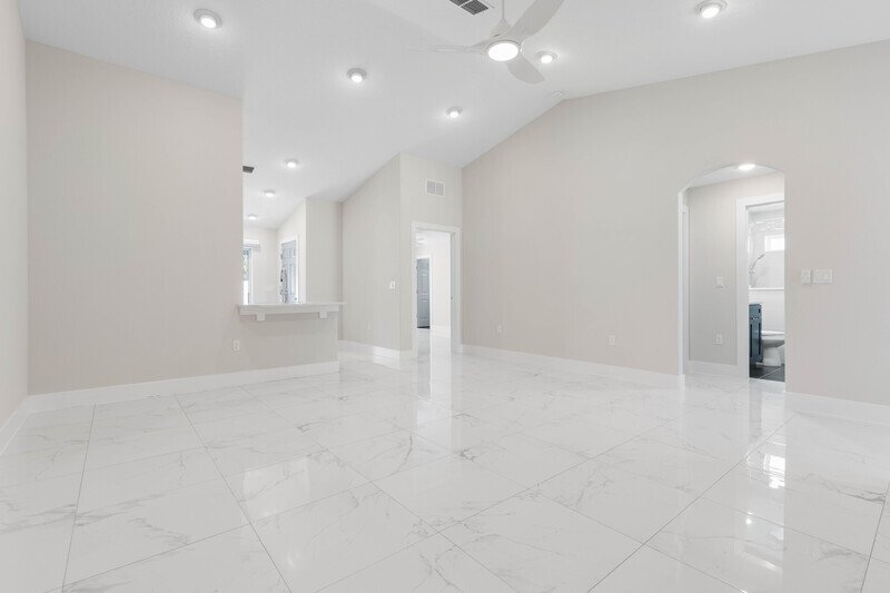 FULLY FENCED, LIKE NEW 3/2/1 TOWNHOUSE IN BEAUTIFUL QUAIL HOLLOW property image