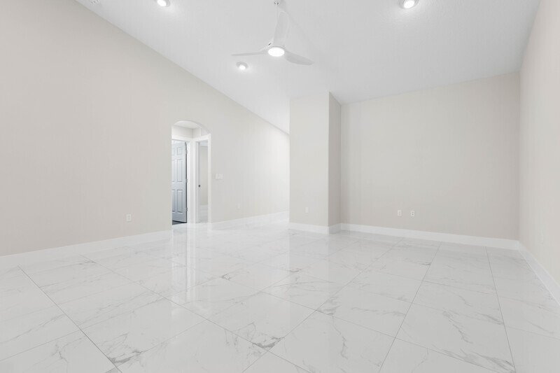 FULLY FENCED, LIKE NEW 3/2/1 TOWNHOUSE IN BEAUTIFUL QUAIL HOLLOW property image