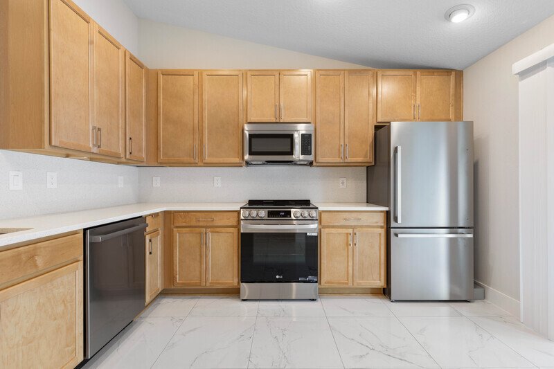 FULLY FENCED, LIKE NEW 3/2/1 TOWNHOUSE IN BEAUTIFUL QUAIL HOLLOW property image