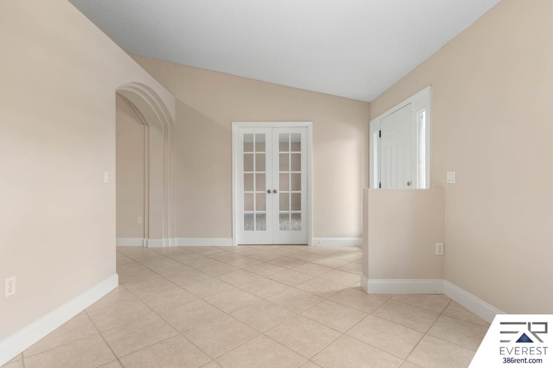 SPACIOUS 3+DEN/2/2 IN DESIRABLE LEHIGH WOODS property image