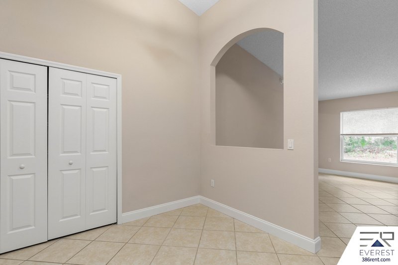 SPACIOUS 3+DEN/2/2 IN DESIRABLE LEHIGH WOODS property image