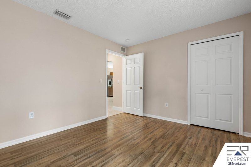 SPACIOUS 3+DEN/2/2 IN DESIRABLE LEHIGH WOODS property image