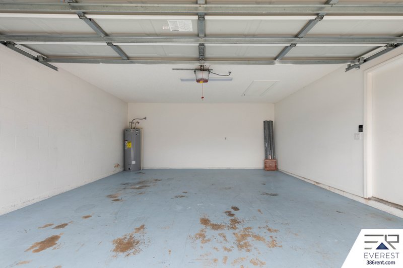 SPACIOUS 3+DEN/2/2 IN DESIRABLE LEHIGH WOODS property image