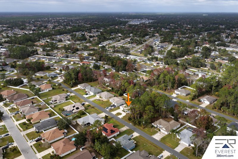 SPACIOUS 3+DEN/2/2 IN DESIRABLE LEHIGH WOODS property image