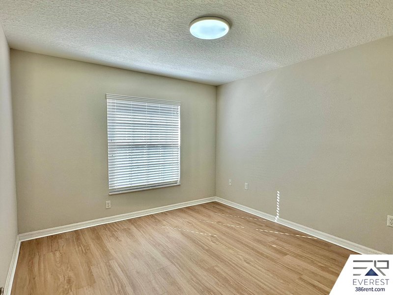 FULLY FENCED 4/3/2 IN DESIRABLE SEMINOLE WOODS property image