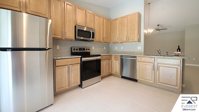 LIKE NEW 3/2/1 TOWNHOUSE IN BEAUTIFUL SEMINOLE WOODS property image