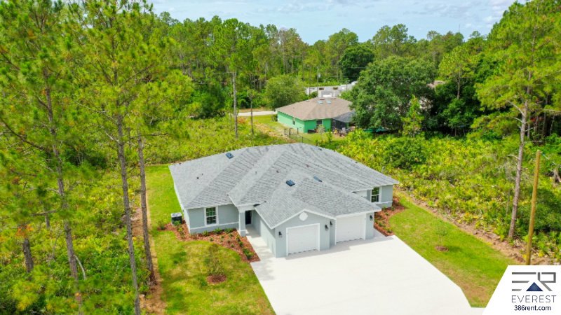LIKE NEW 3/2/1 TOWNHOUSE IN BEAUTIFUL SEMINOLE WOODS property image