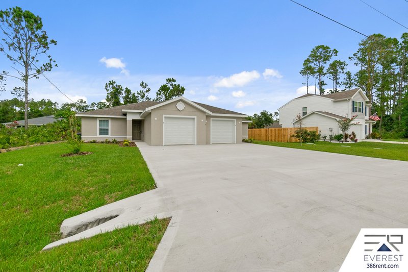 LIKE NEW 3/2/1 TOWNHOUSE IN BEAUTIFUL SEMINOLE WOODS property image